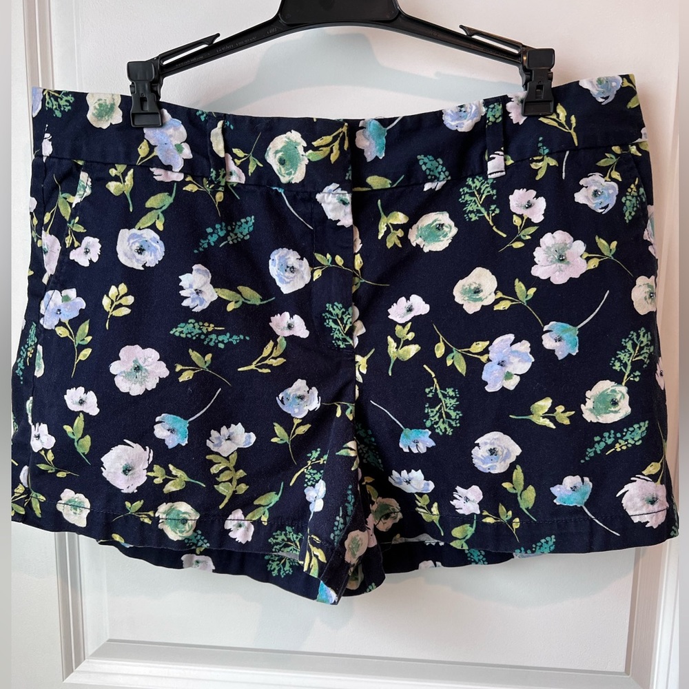 LOFT outlet floral shorts - size 12